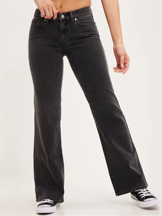 Abrand Denim - Abrand Women's A '99 Low Boot Jeans. Size 27.
